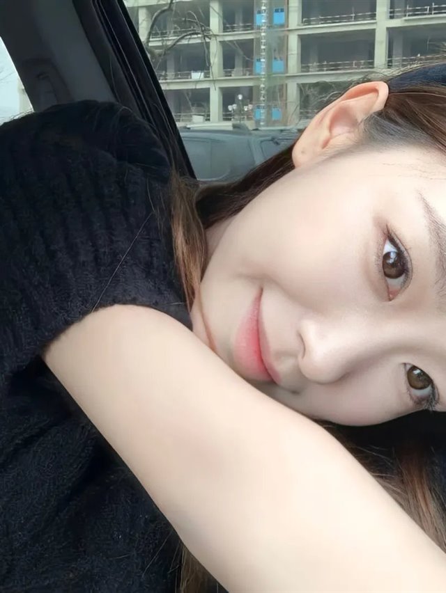 短剧《偷情人妻》封面海报